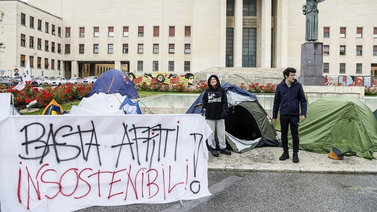 Caro affitti studenti fuori sede - SUNIA, CGIL e UDU-360 GRADI: in Abruzzo scarsa qualità degli alloggi e canoni in aumento